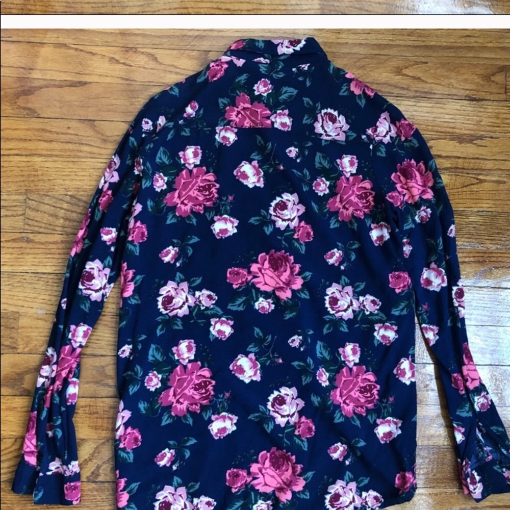 Button down - Picture 2 of 2